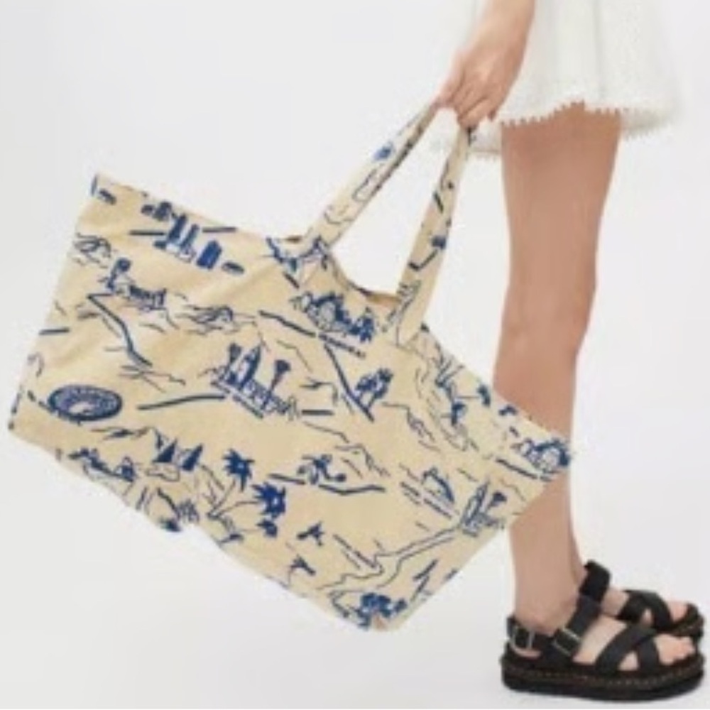 NWOT Urban Outfitters East-West Printed Jute Tote - Picture 2 of 13